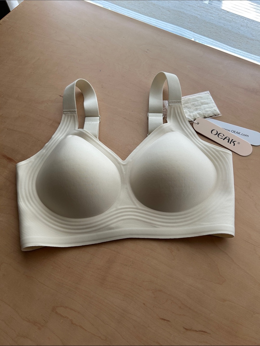 OEAK Seamless Molded Cup Bra in Cream